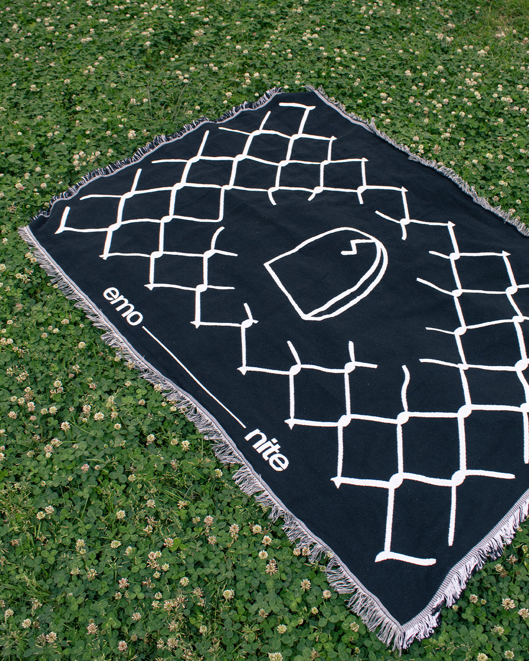 Emo Nite Chain Link Throw Blanket