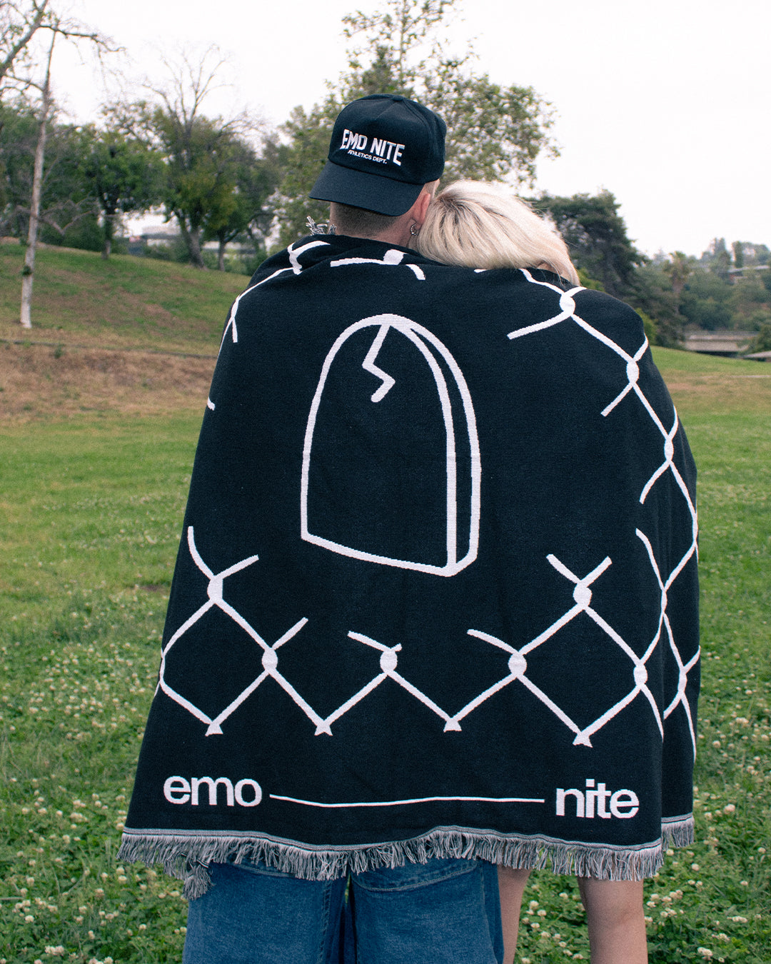 Emo Nite Chain Link Throw Blanket